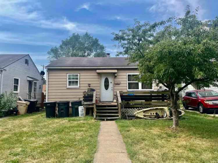 Single-family house For Sale in 829, South Lake Street, South Bend, Indiana