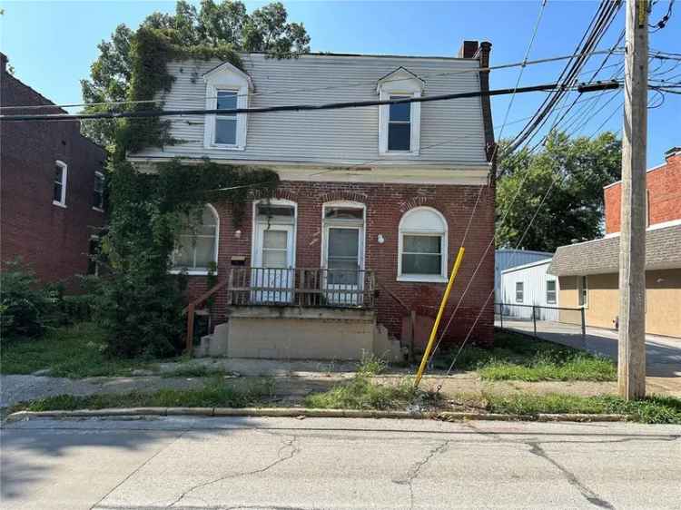 Multi-family house For Sale in 13, North 12th Street, Belleville, Illinois