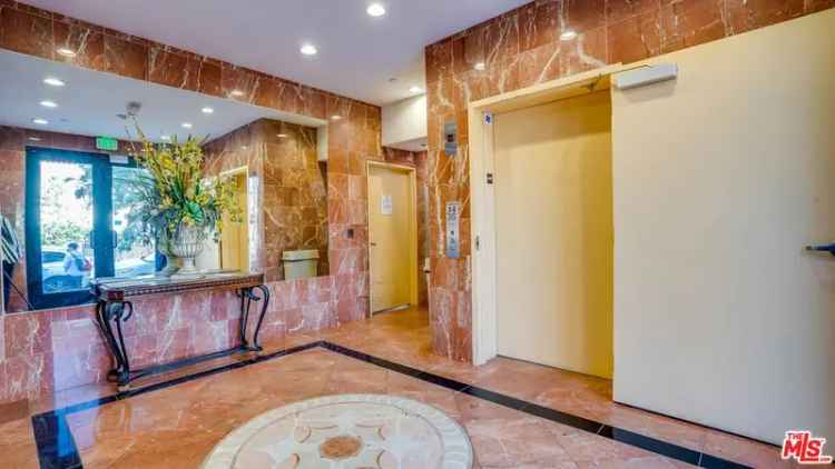 Condo For Sale in 1043, South Kenmore Avenue, Los Angeles, California