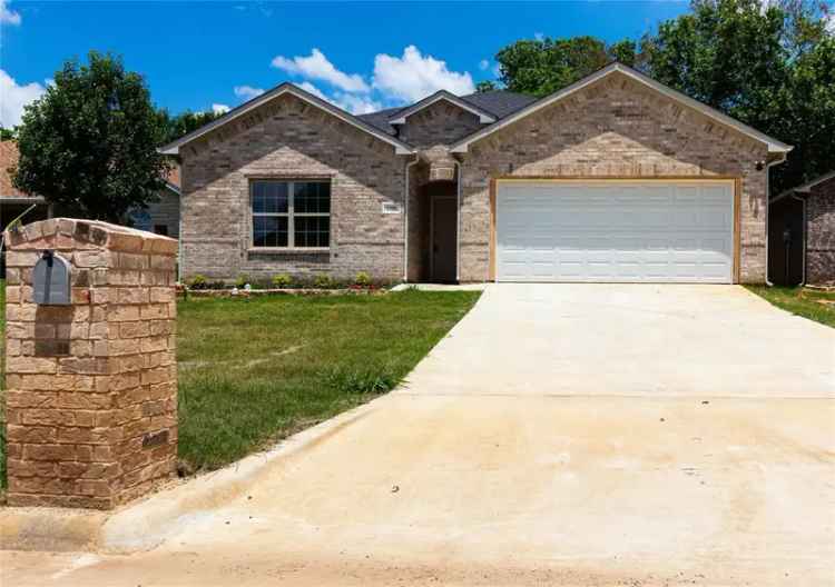 3 Bedroom 2 Bathroom Home in Denison, TX