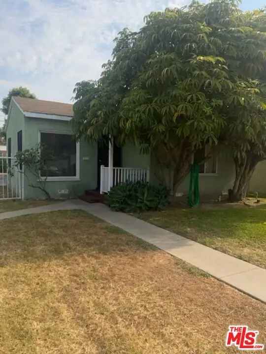 Single-family house For Sale in 1346, West 59th Place, Los Angeles, California