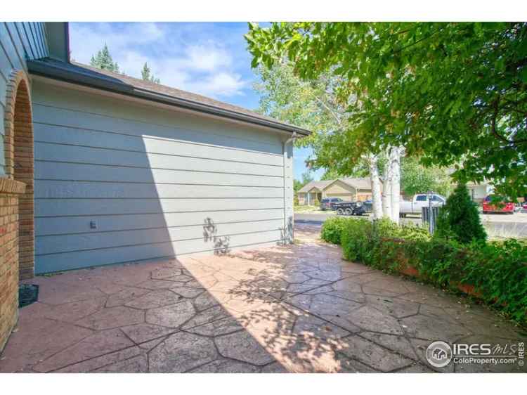 Single-family house For Sale in Loveland, Colorado