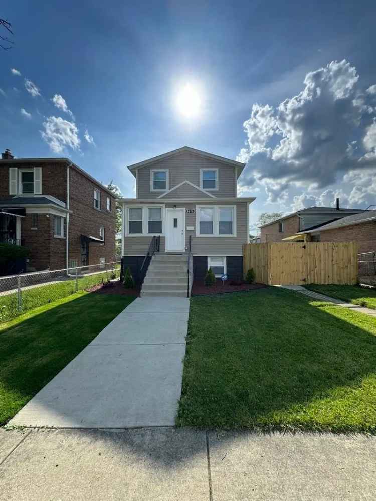 Single-family house For Sale in 9616, South Yale Avenue, Chicago, Illinois