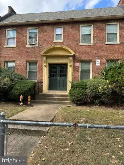 Multi-family house For Sale in 216, 36th Street Northeast, Washington, District of Columbia