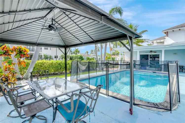 Single-family house For Sale in 808, Northeast 72nd Street, Boca Raton, Florida