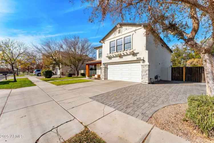 Single-family house For Sale in 3632, East Cotton Court, Gilbert, Arizona