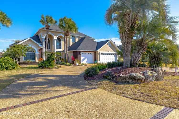 Single-family house For Sale in 112, Legend Lakes Drive, Panama City Beach, Florida