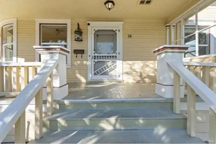 Single-family house For Sale in 14, Kent Street, Petaluma, California