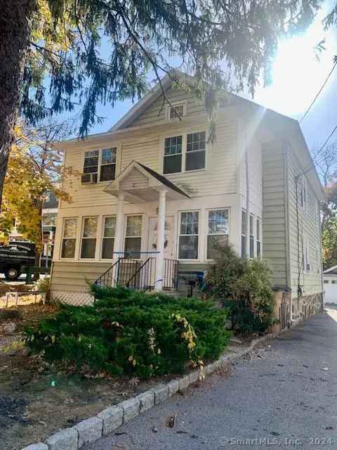 Multi-family house For Sale in 18, Bradley Place, Stamford, Connecticut