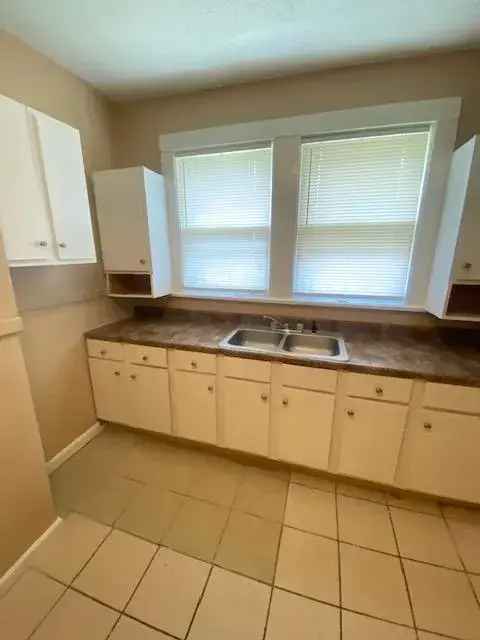 3 Bedroom 1.5 Bath Apartment in East Memphis