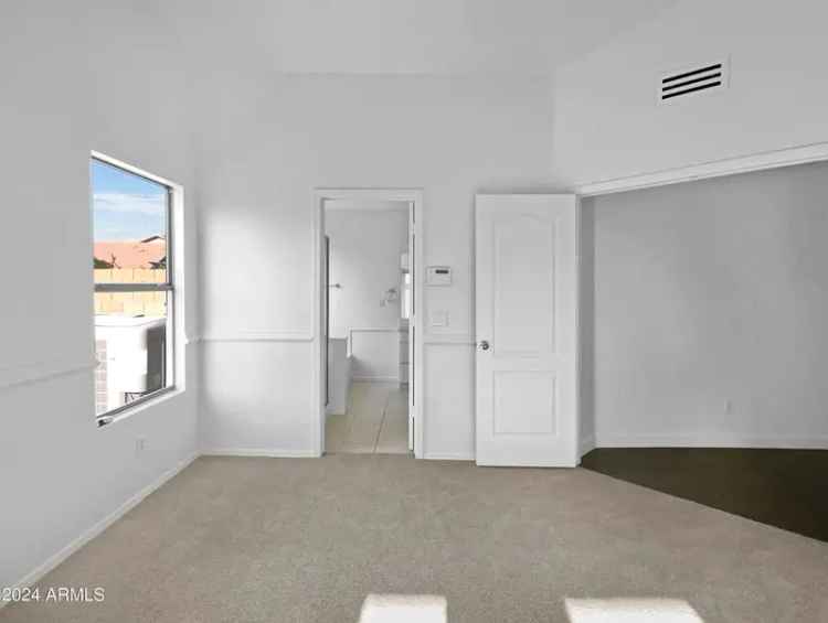 Single-family house For Sale in 6447, West Escuda Road, Glendale, Arizona