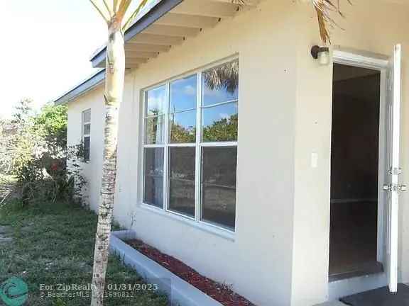 Single-family house For Sale in 1330, Northeast 40th Court, Pompano Beach, Florida