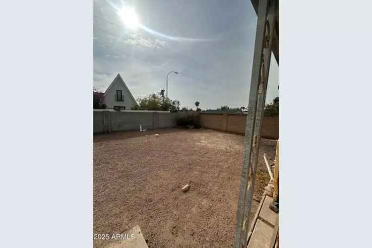 Single-family house For Sale in 4401, East Roma Avenue, Phoenix, Arizona