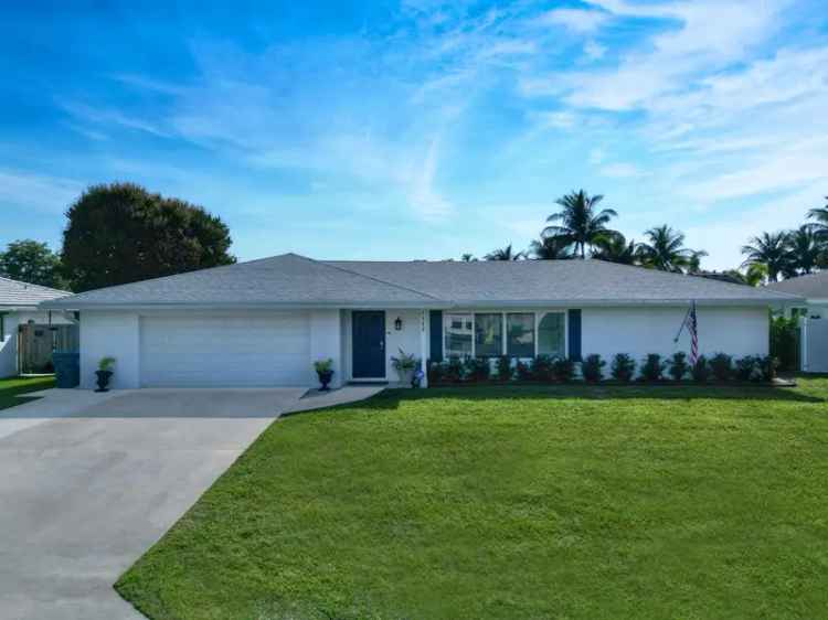 Single-family house For Sale in 1360, Southwest 26th Avenue, Boynton Beach, Florida