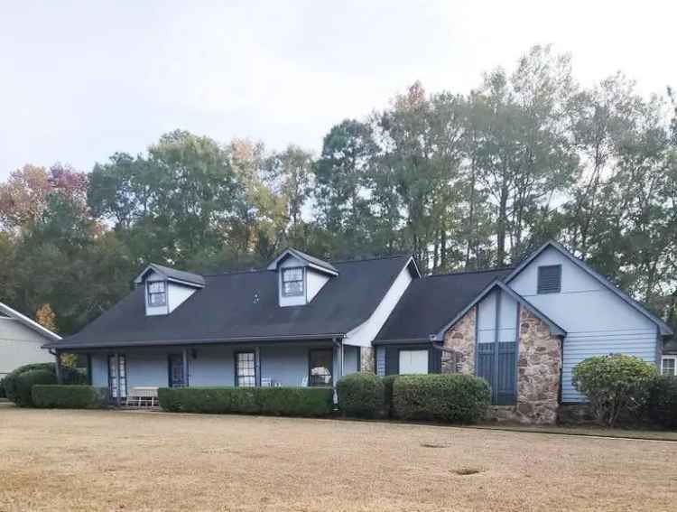 Single-family house For Sale in Dothan, Alabama