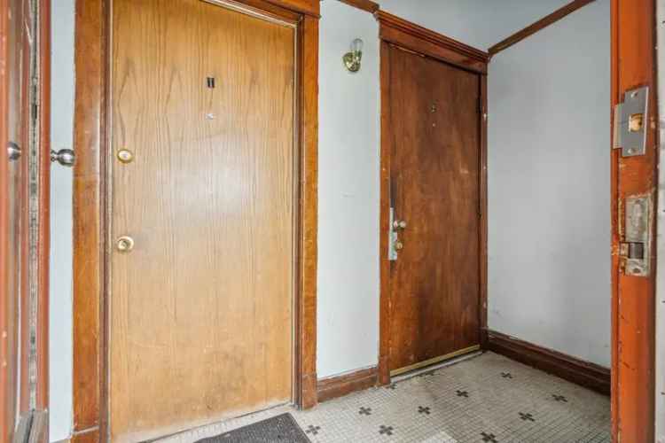 Multi-family house For Sale in 7152, South Lafayette Avenue, Chicago, Illinois