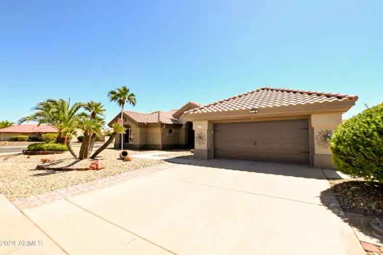 Single-family house For Sale in 15103, West Sentinel Drive, Sun City West, Arizona