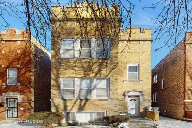 Multi-family house For Sale in 1319, North Austin Boulevard, Oak Park, Illinois