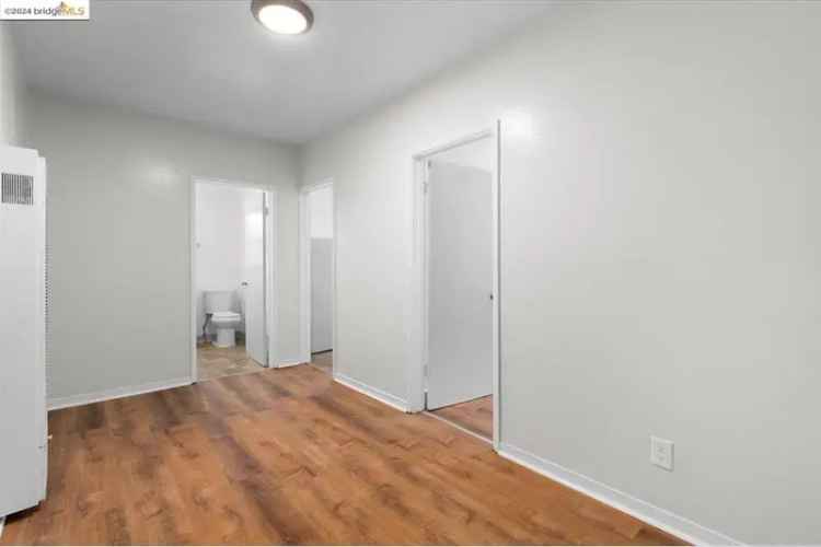 Multi-family house For Sale in 663, 15th Street, Oakland, California