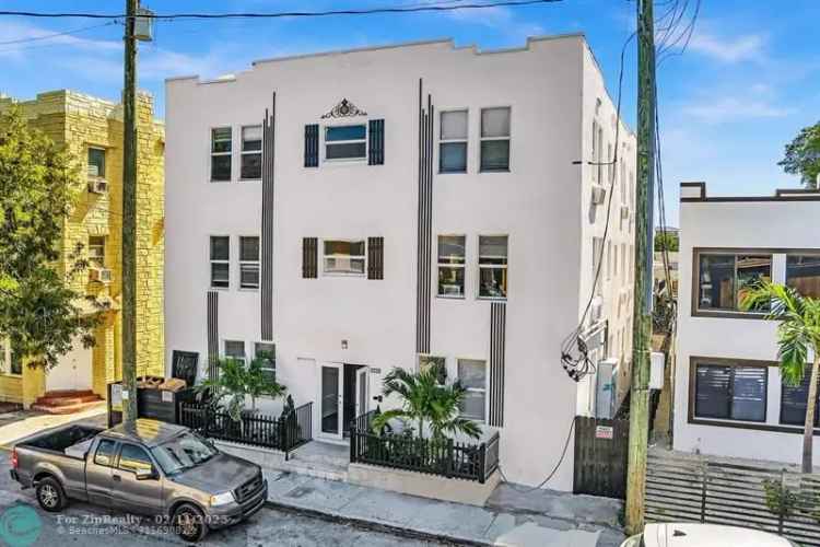 Multi-family house For Sale in 1142, Southwest 4th Street, Miami, Florida