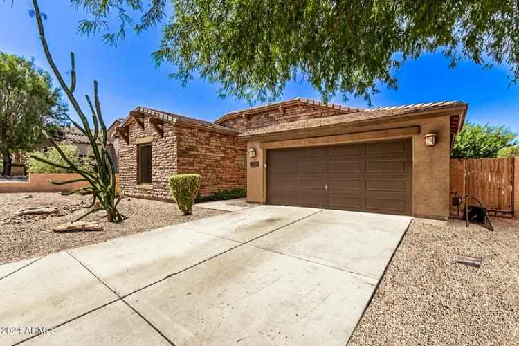 Single-family house For Sale in 9338, South 179th Drive, Goodyear, Arizona