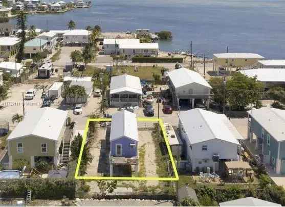 Single-family house For Sale in 925, 83rd Street Ocean, Marathon, Florida