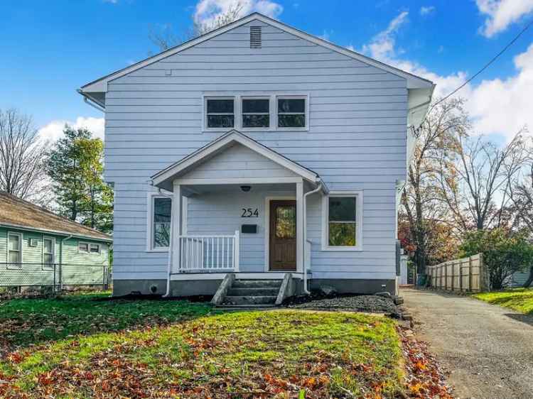 Single-family house For Sale in 254, Columbus Avenue, Meriden, Connecticut