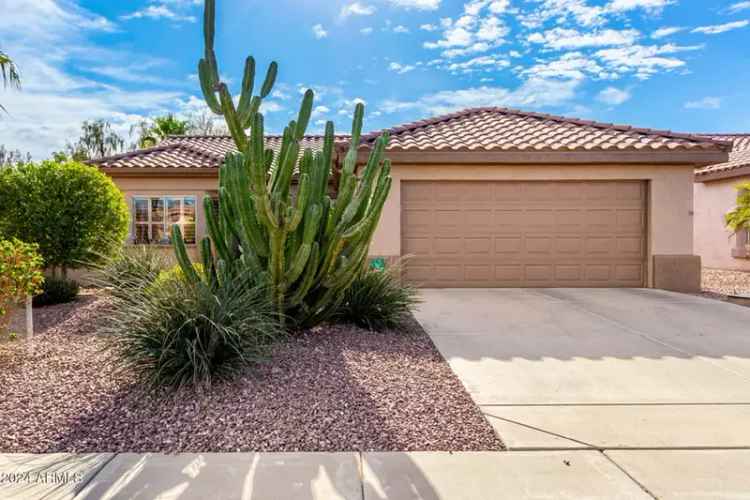 Single-family house For Sale in 16057, West Desert Winds Drive, Surprise, Arizona