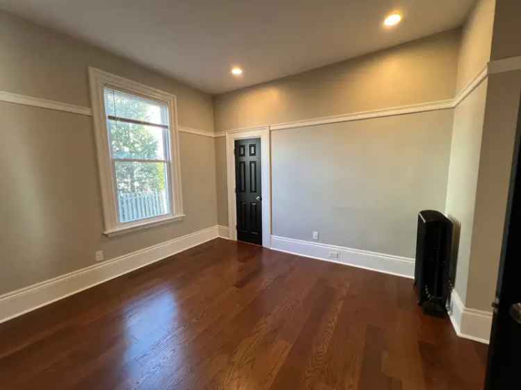 Downtown Beverly 2 Bed 1 Bath Apartment for Rent