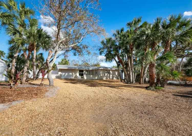 Single-family house For Sale in 5133, Sandy Beach Avenue, Siesta Key, Florida