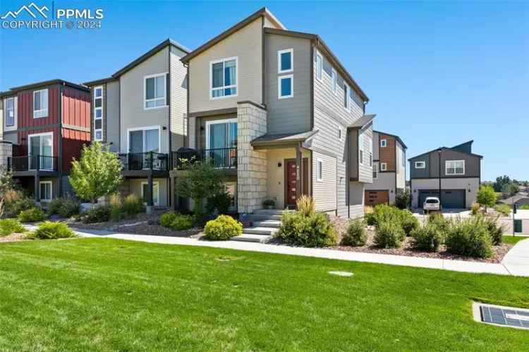 Single-family house For Sale in Colorado Springs, Colorado