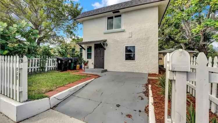 Single-family house For Sale in 515, North D Street, Lake Worth Beach, Florida