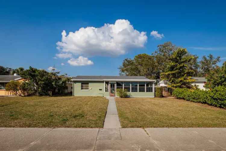 Single-family house For Sale in 775, 40th Avenue Northeast, Saint Petersburg, Florida