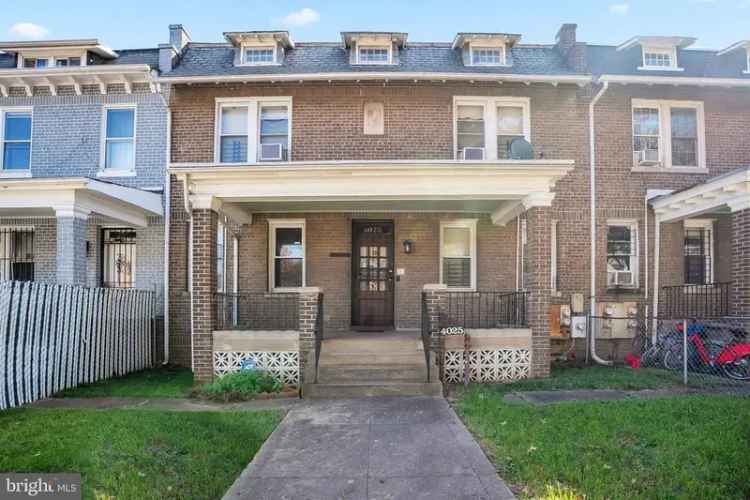 House For Sale in Washington, District of Columbia