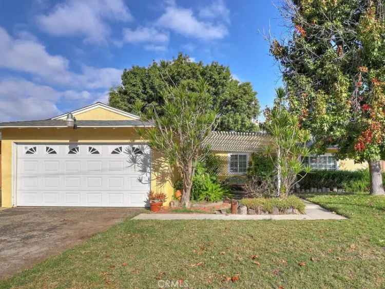 Single-family house For Sale in 7829, Azalea Drive, Buena Park, California