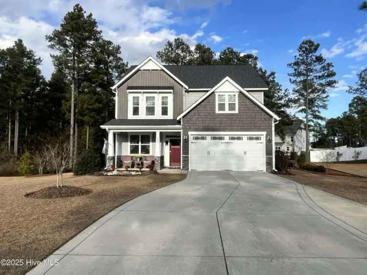 Single-family house For Sale in 604, Crepe Myrtle Court, Aberdeen, North Carolina