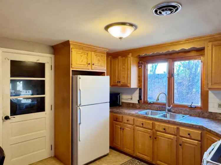 Single-family house For Sale in 110, Hemlock Road, Torrington, Connecticut