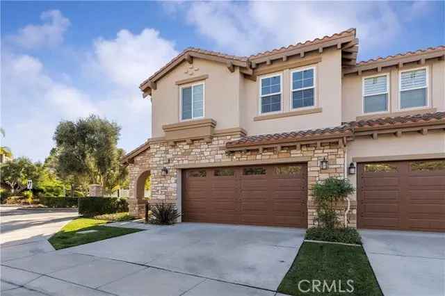 Single-family house For Sale in 17862, Via Roma, Yorba Linda, California