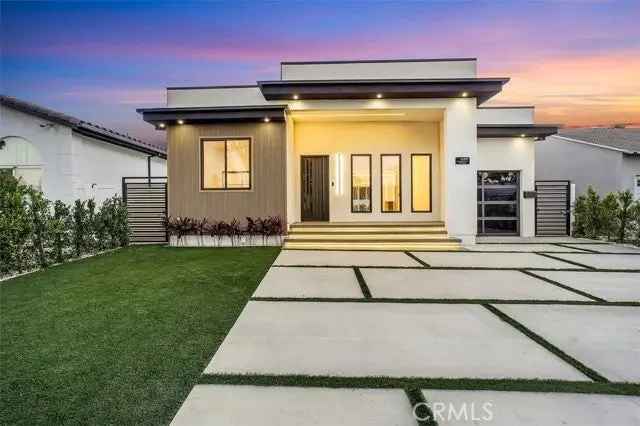 Single-family house For Sale in Los Angeles, California