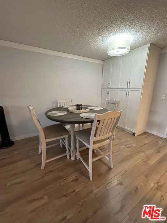 Condo For Sale in 8650, Gulana Avenue, Los Angeles, California