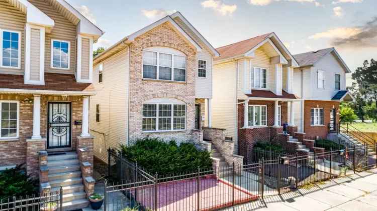 Single-family house For Sale in 7225, South Vincennes Avenue, Chicago, Illinois