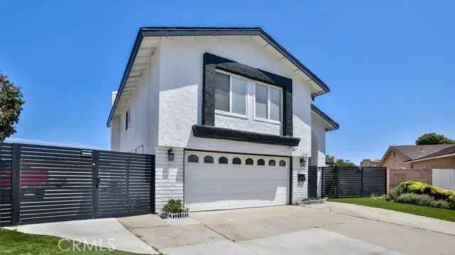 Single-family house For Sale in 12246, Nadine Circle, Garden Grove, California