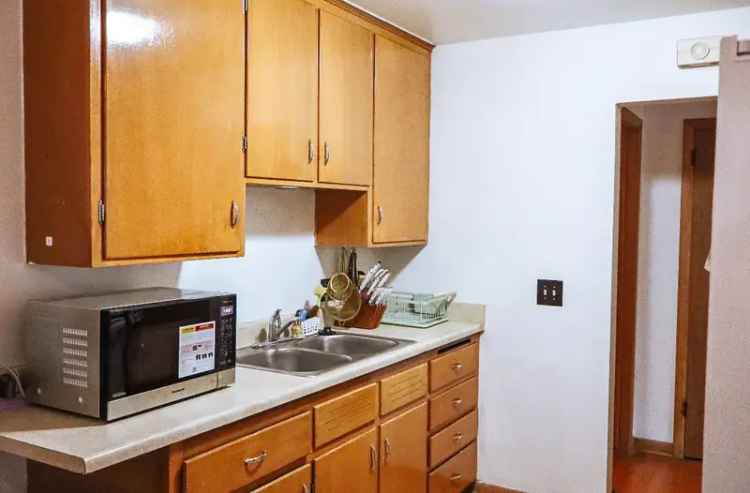 Apartment Unit for Rent near Warner Park