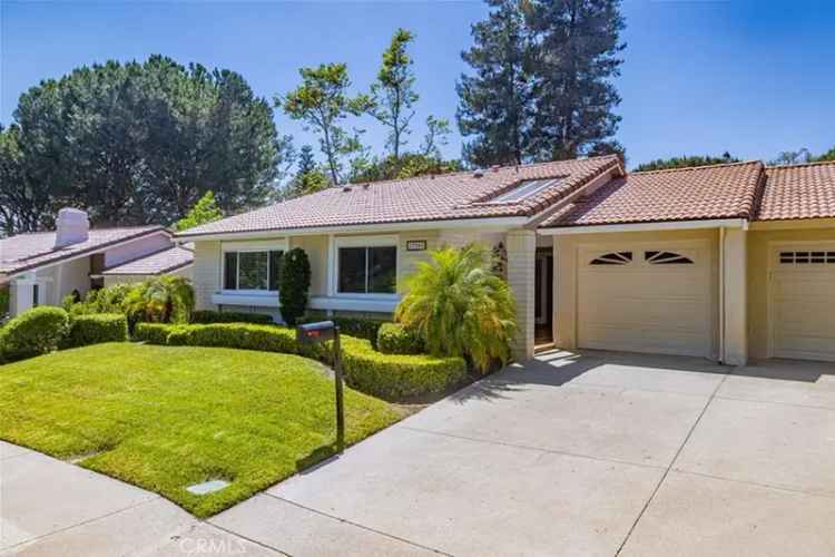 Single-family house For Sale in 27761, Calle Valdes, Mission Viejo, California