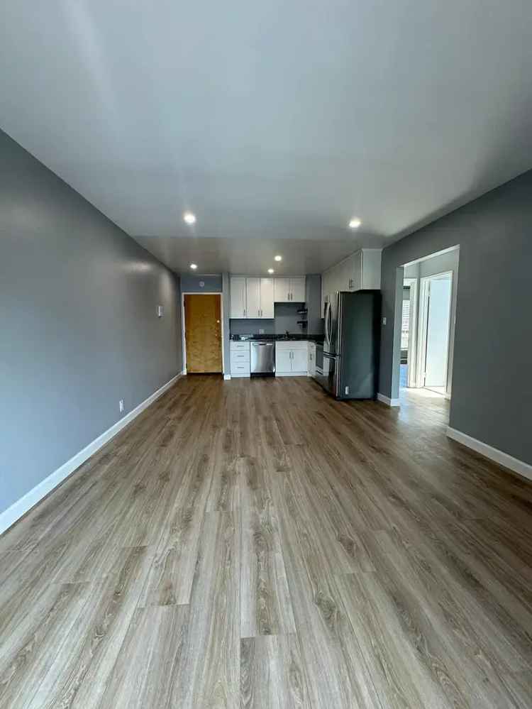 2-Bedroom Apartment in Inner Richmond with Parking