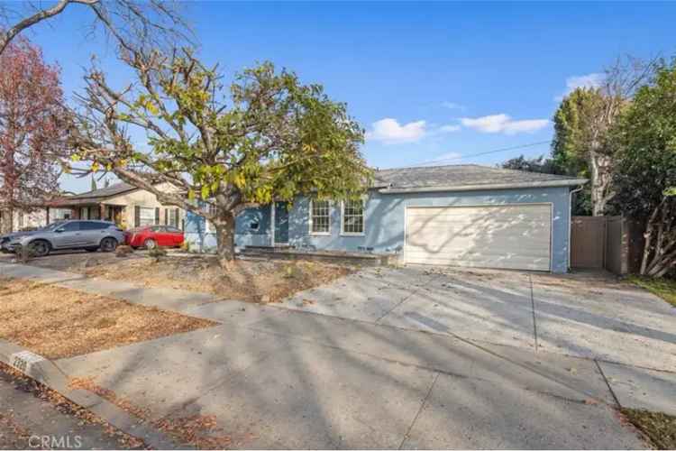 Single-family house For Sale in 2320, Saint Joseph Avenue, Long Beach, California