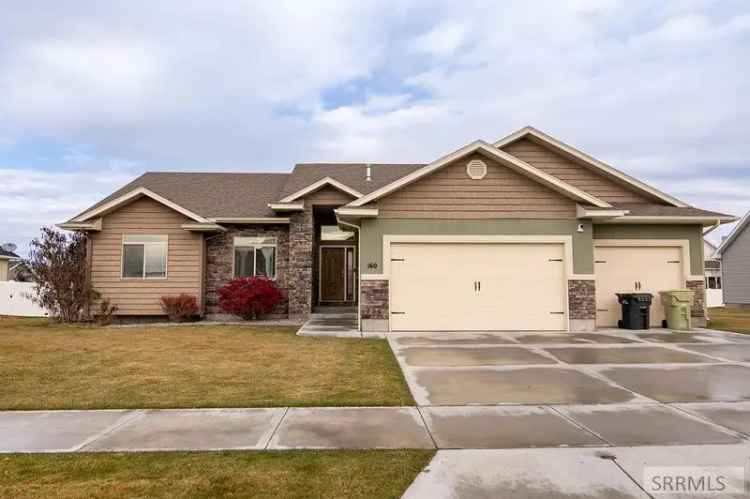 Single-family house For Sale in 160, Calistoga Drive, Idaho Falls, Idaho