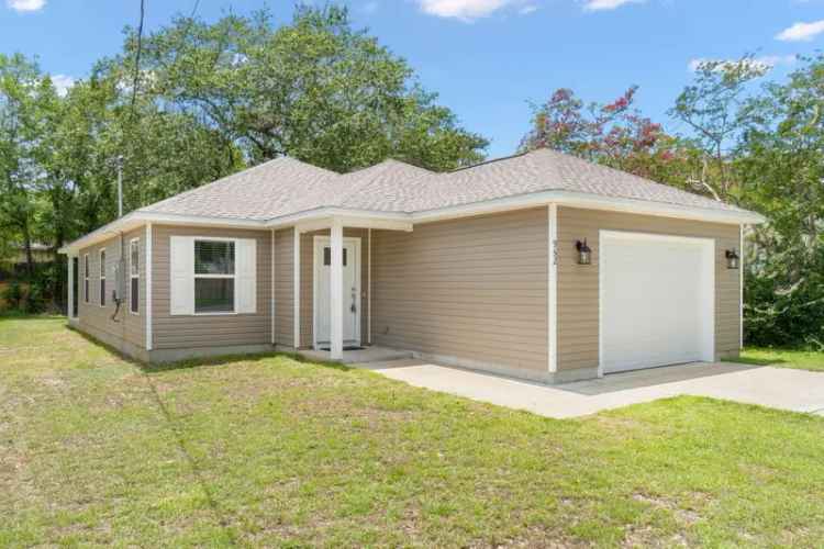 Single-family house For Sale in Crestview, Florida