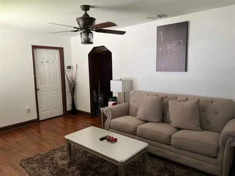 Single-family house For Sale in Saint Petersburg, Florida