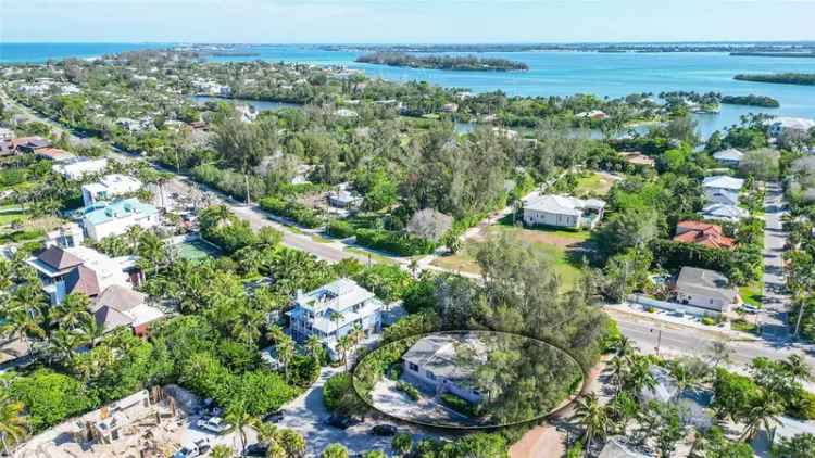 Single-family house For Sale in Longboat Key, Florida